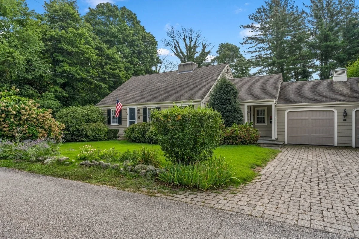 5 bed, 3 bath apartment for rent at 11 Cedar Ln, Cohasset — photo 2 of 22
