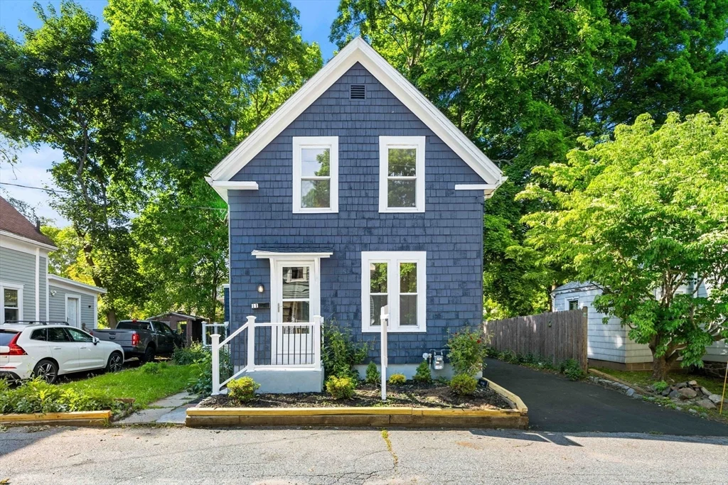 3 bed, 2 bath apartment for rent at 11 Central, Merrimac