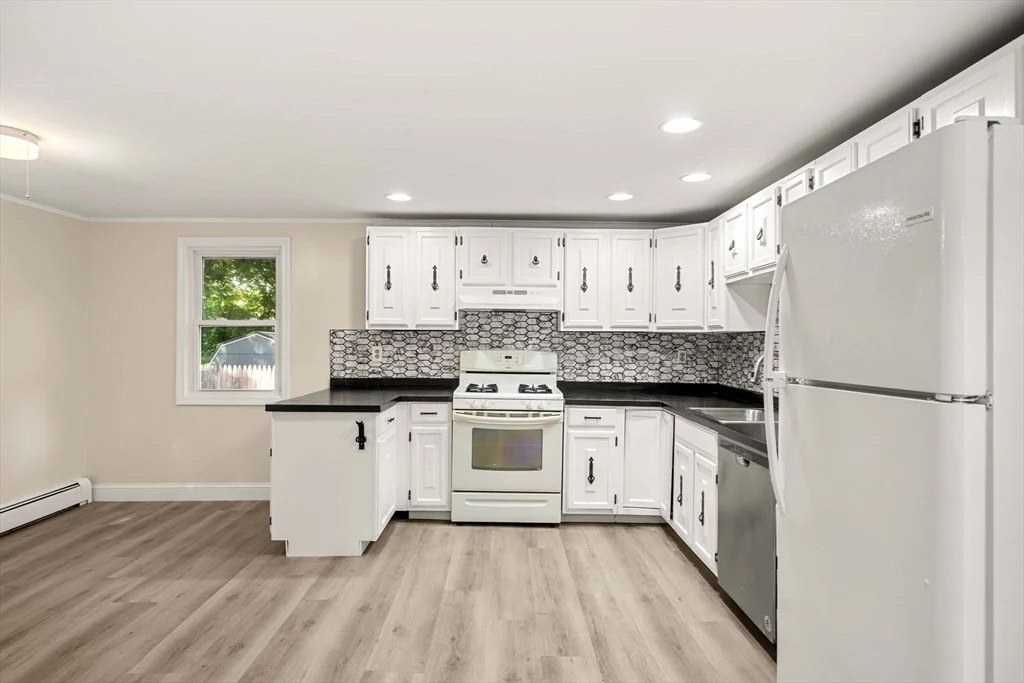 3 bed, 2 bath apartment for rent at 11 Central, Merrimac — photo 6 of 36