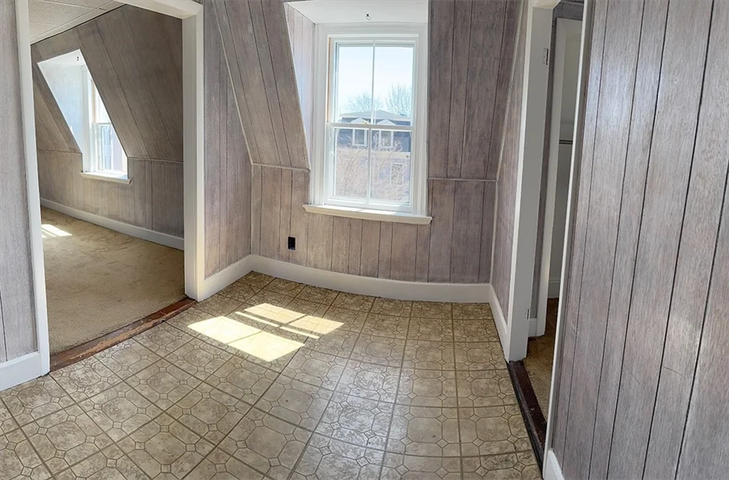1 bed, 1 bath apartment for rent at 11 Centre Ave Unit 2, Dorchester — photo 4 of 5
