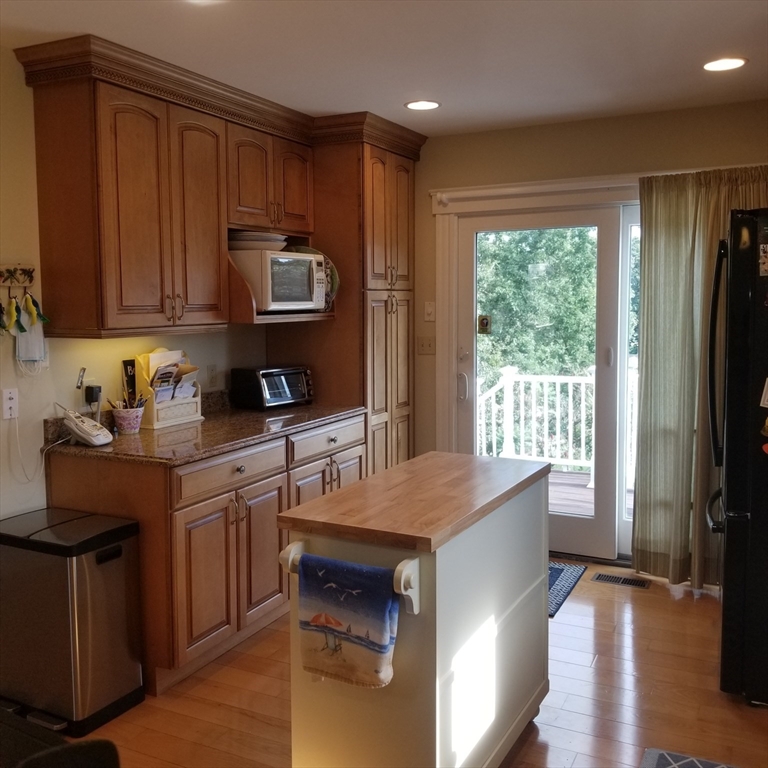 3 bed, 3 bath apartment for rent at 11 Charlemont Rd Unit WINTER, Priscilla Beach — photo 3 of 35