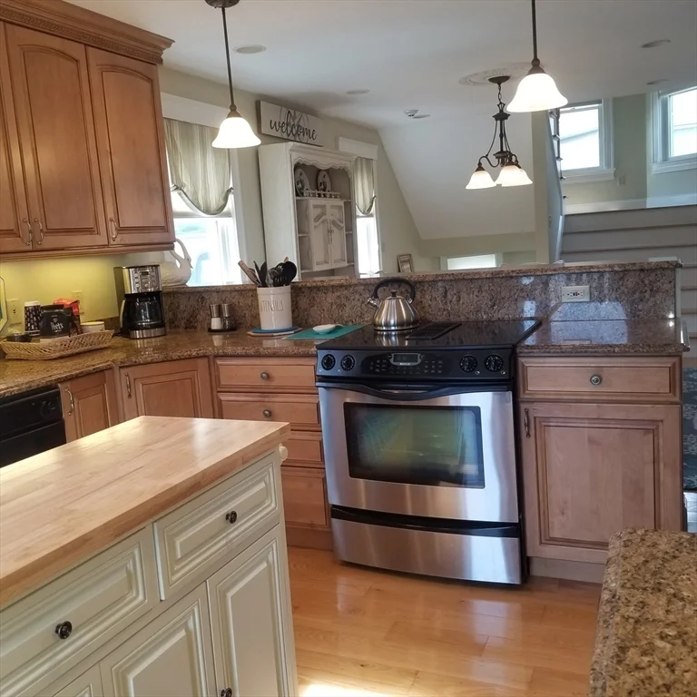 3 bed, 3 bath apartment for rent at 11 Charlemont Rd Unit WINTER, Priscilla Beach — photo 3 of 22