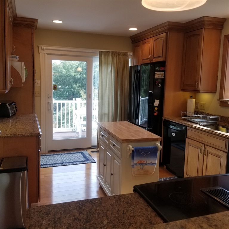 3 bed, 3 bath apartment for rent at 11 Charlemont Rd Unit WINTER, Priscilla Beach — photo 2 of 35