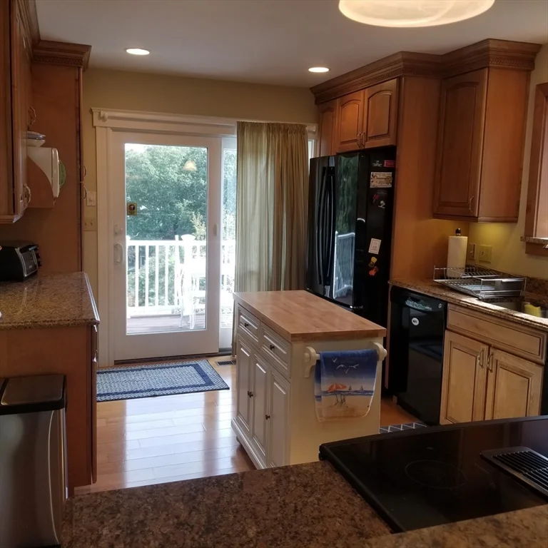 3 bed, 3 bath apartment for rent at 11 Charlemont Rd Unit WINTER, Priscilla Beach — photo 5 of 22