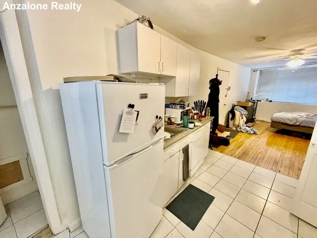 Studio bed, 1 bath apartment for rent at 11 Charter St Unit 1, North End — photo 7 of 8