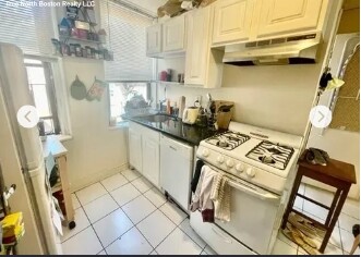 2 bed, 1 bath apartment for rent at 11 Charter St Unit 4, North End — photo 3 of 12