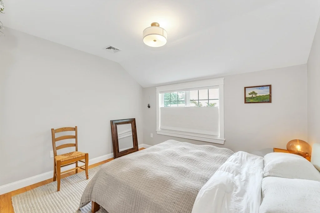 5 bed, 4+ bath apartment for rent at 11 Chase Ave, Lexington — photo 25 of 40