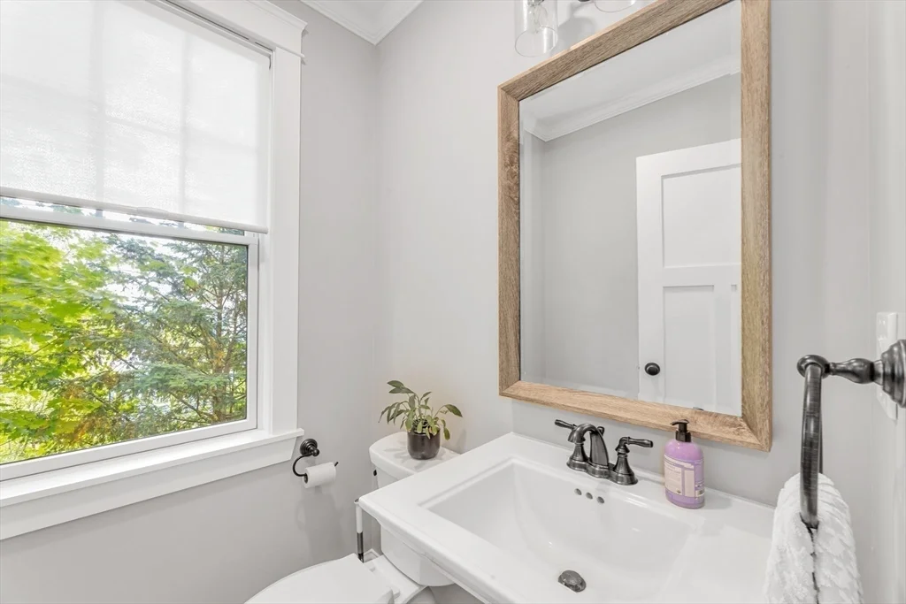5 bed, 4+ bath apartment for rent at 11 Chase Ave, Lexington — photo 16 of 40