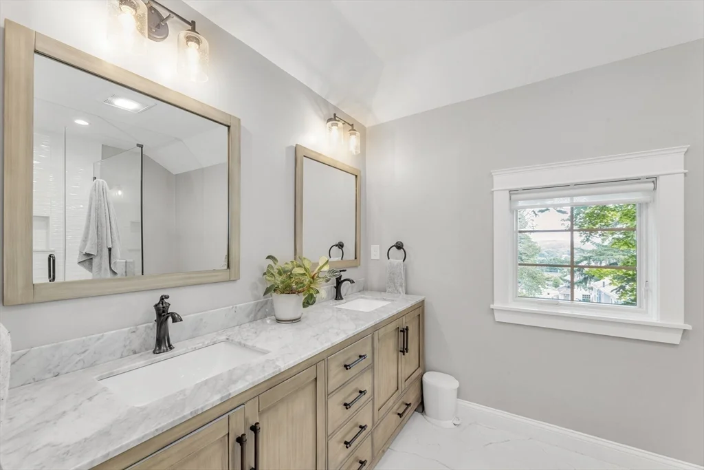 5 bed, 4+ bath apartment for rent at 11 Chase Ave, Lexington — photo 23 of 40