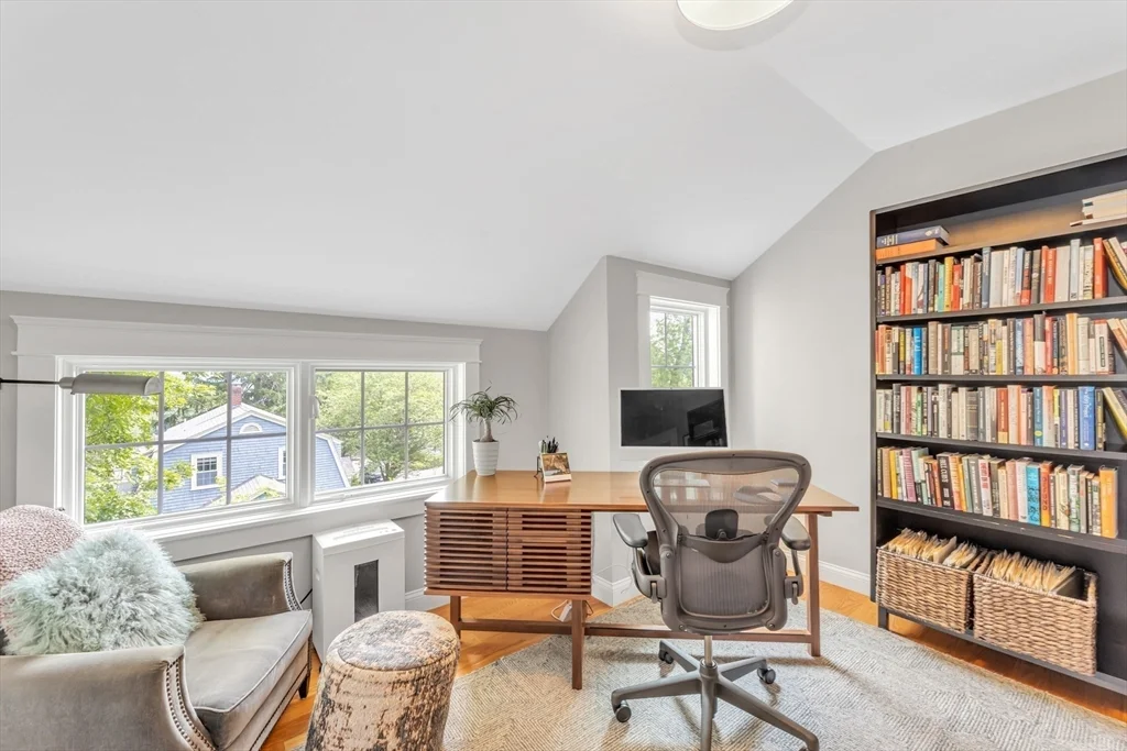 5 bed, 4+ bath apartment for rent at 11 Chase Ave, Lexington — photo 30 of 40