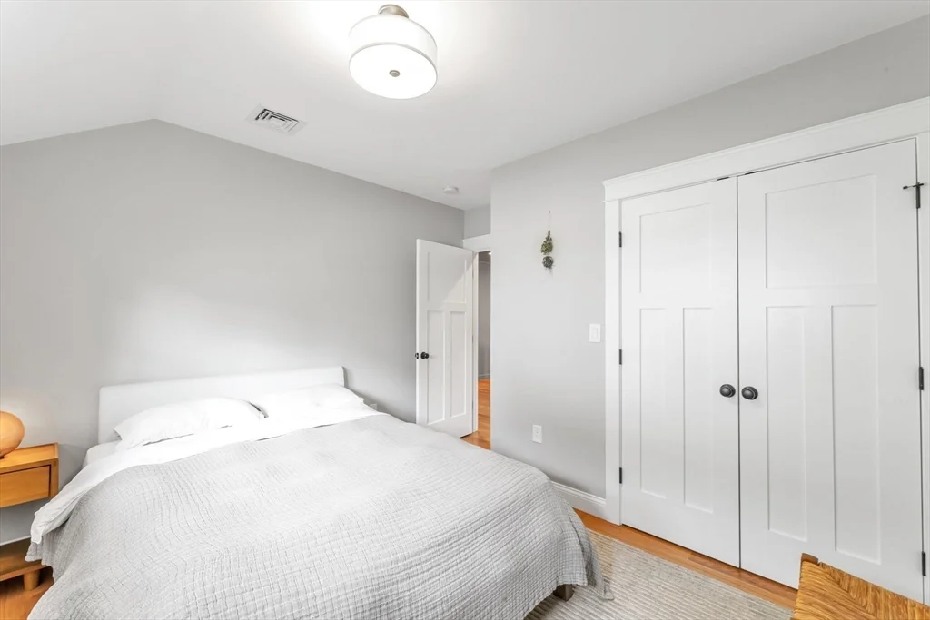 5 bed, 4+ bath apartment for rent at 11 Chase Ave, Lexington — photo 27 of 40