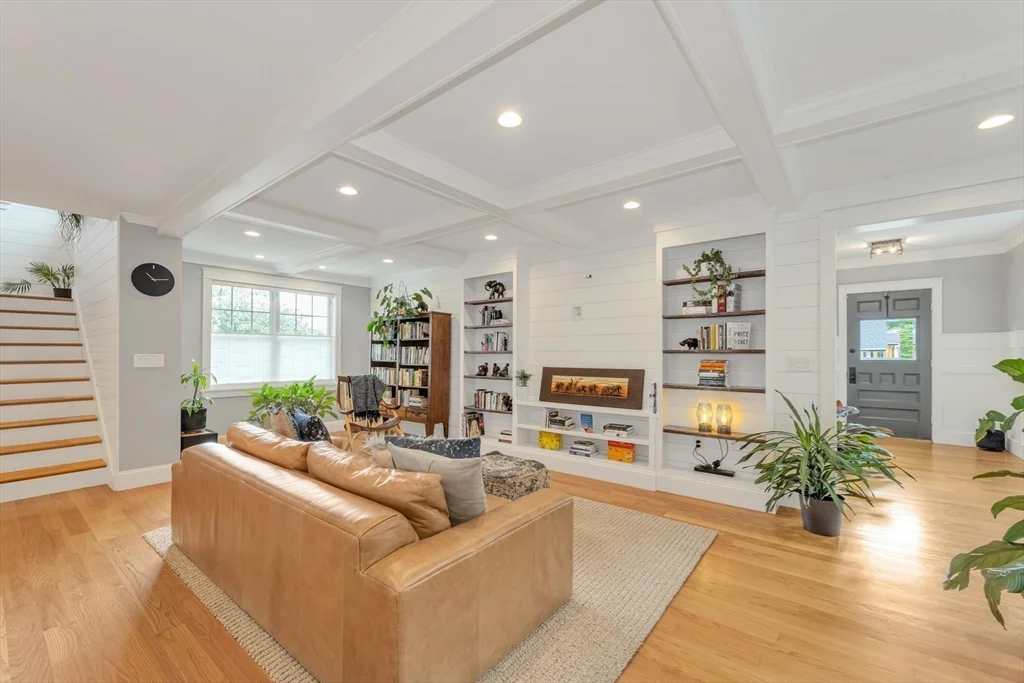 5 bed, 4+ bath apartment for rent at 11 Chase Ave, Lexington — photo 6 of 40