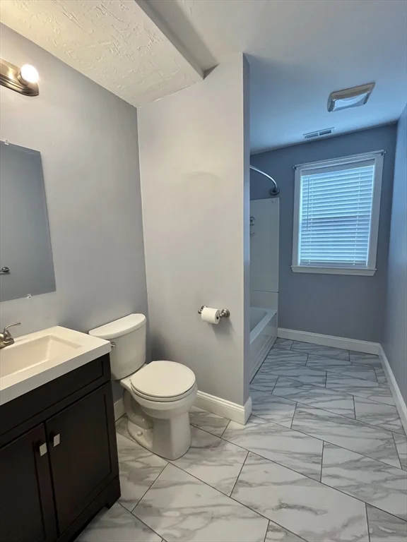 3 bed, 2 bath apartment for rent at 11 Church St Unit 11, Franklin — photo 7 of 10