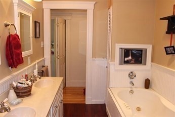 4 bed, 2 bath apartment for rent at 11 Churchill Ave Unit 2, Arlington — photo 17 of 22
