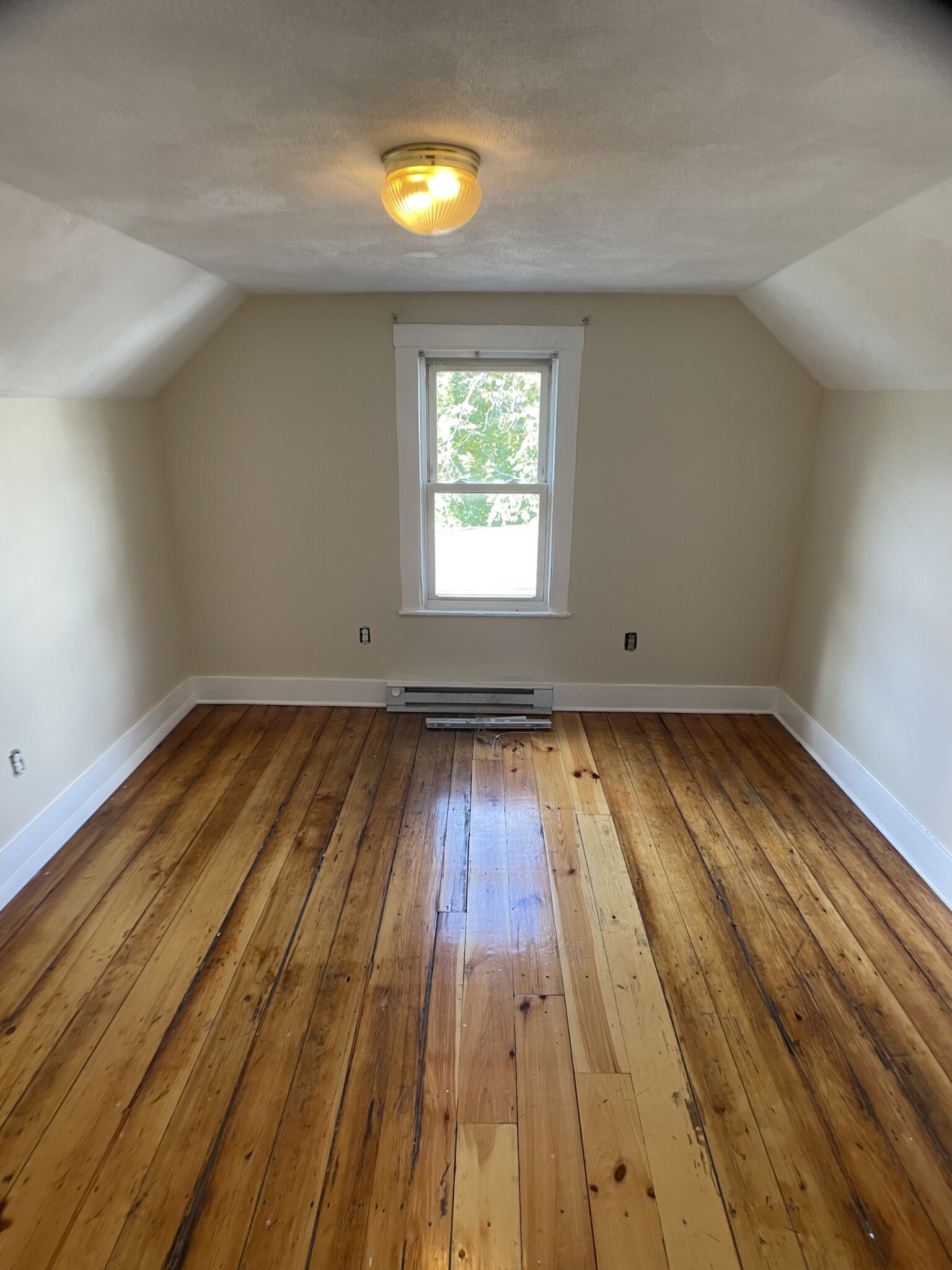 3.5 bed, 1 bath apartment for rent at 11 Clarendon Ave Unit 2, Teele Square — photo 10 of 15