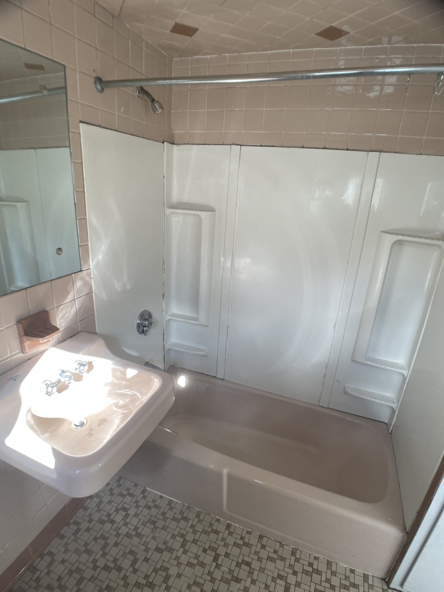 3.5 bed, 1 bath apartment for rent at 11 Clarendon Ave Unit 2, Teele Square — photo 14 of 15