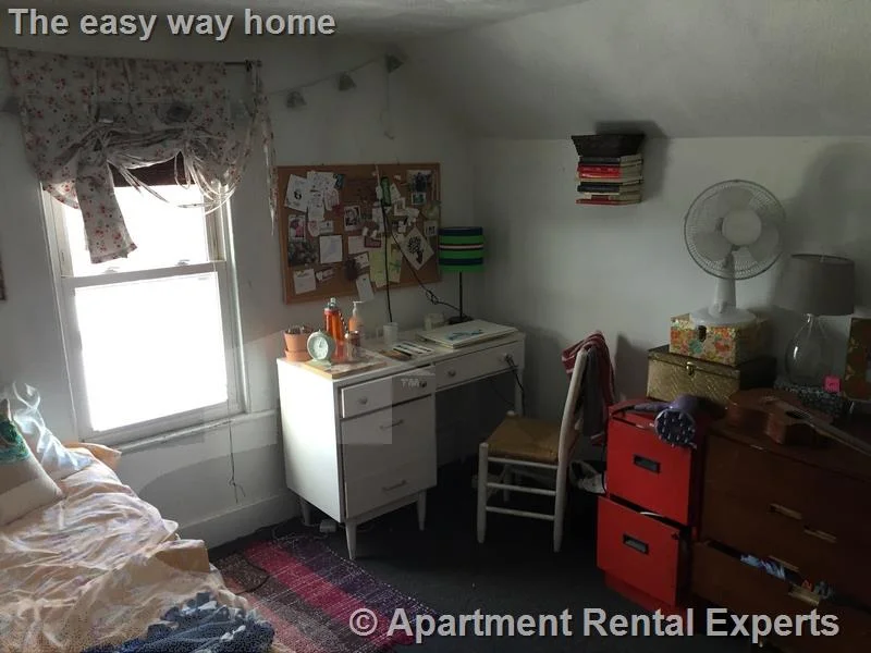 4 bed, 1 bath apartment for rent at 11 Clarendon Ave Unit 2, Teele Square — photo 10 of 12