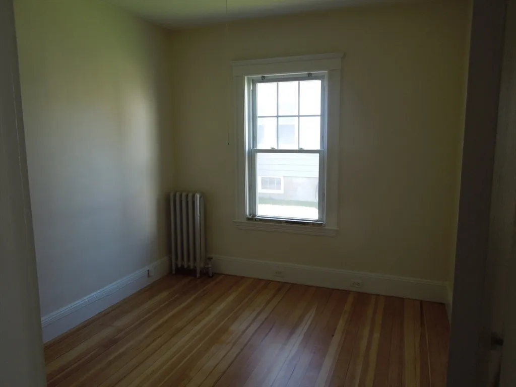 2 bed, 1 bath apartment for rent at 11 Clyde Rd Unit 11, Watertown — photo 6 of 12