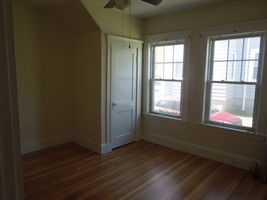 2 bed, 1 bath apartment for rent at 11 Clyde Rd Unit 11, Watertown — photo 4 of 12