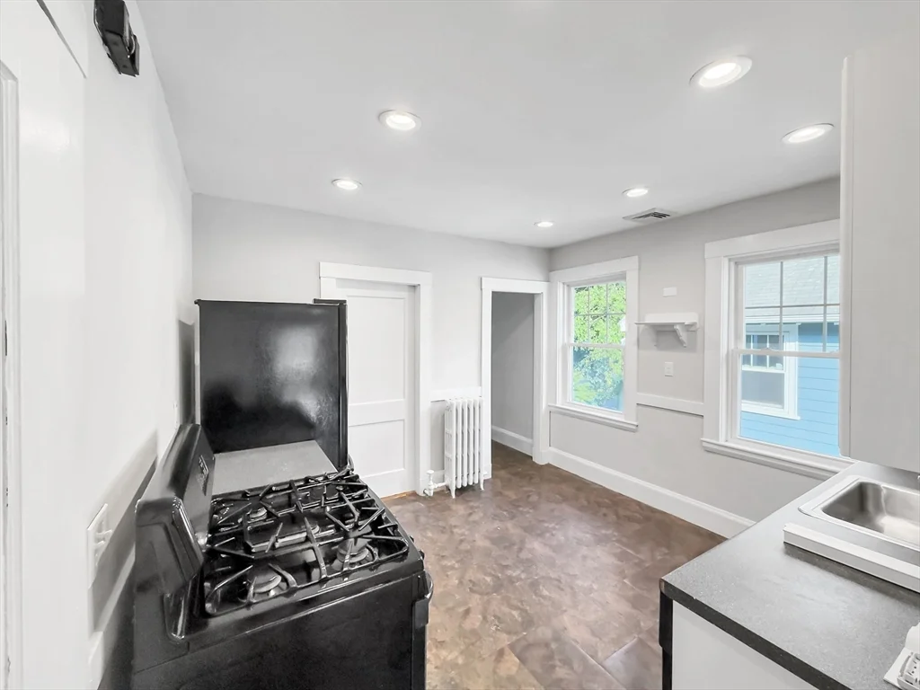 2 bed, 1 bath apartment for rent at 11 Colby Rd Unit 2, West Roxbury — photo 3 of 23