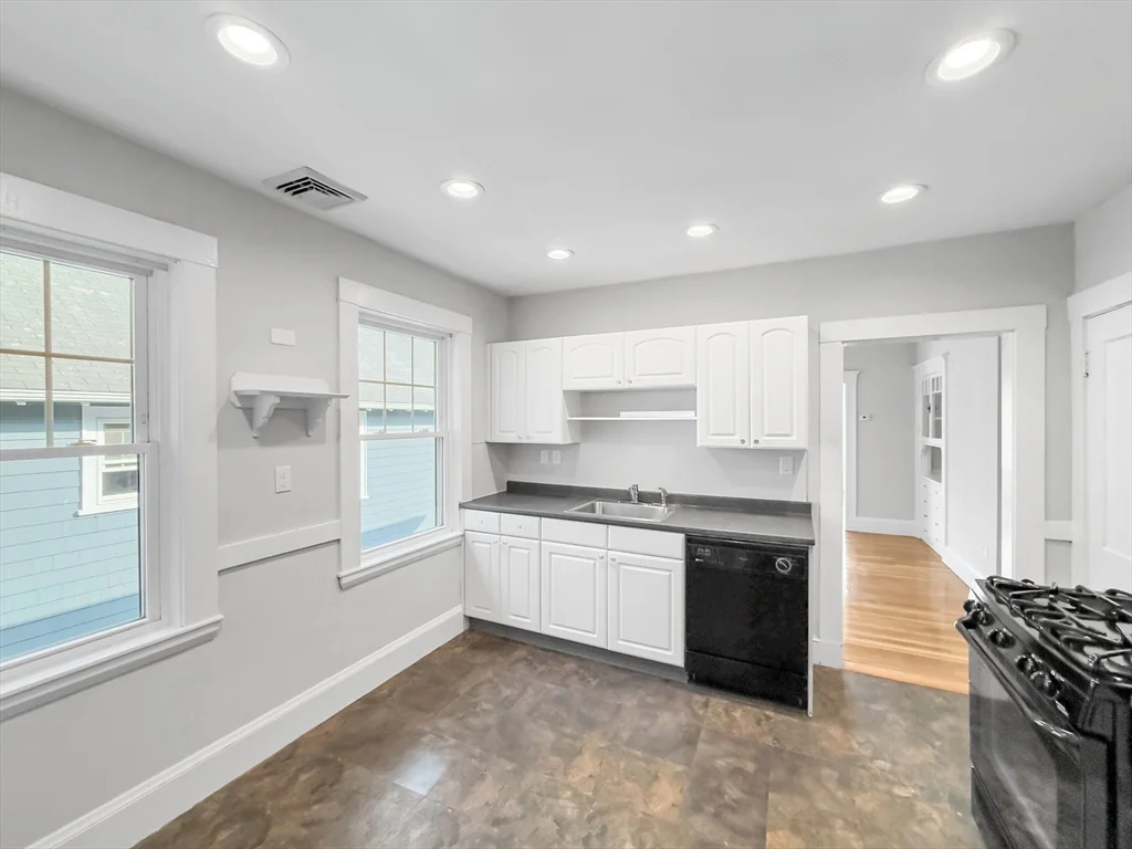 2 bed, 1 bath apartment for rent at 11 Colby Rd Unit 2, West Roxbury — photo 2 of 23