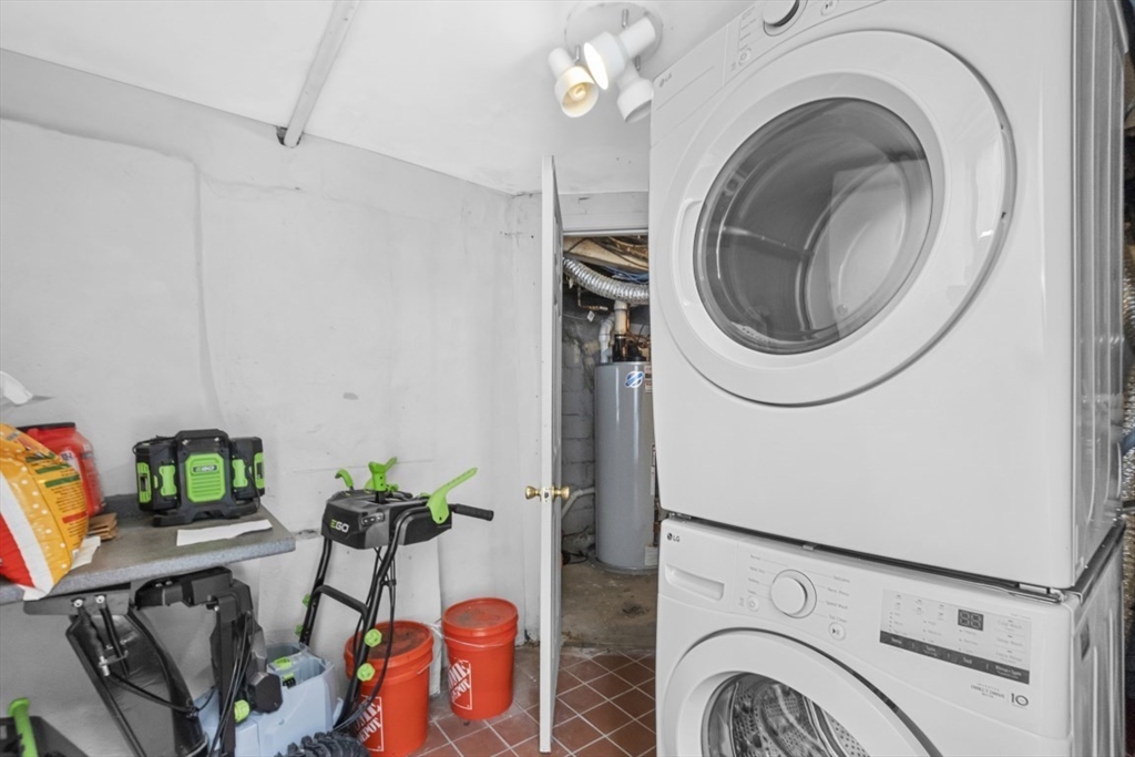 1 bed, 1 bath apartment for rent at 11 Columbia Rd Unit 2, Wakefield — photo 12 of 14