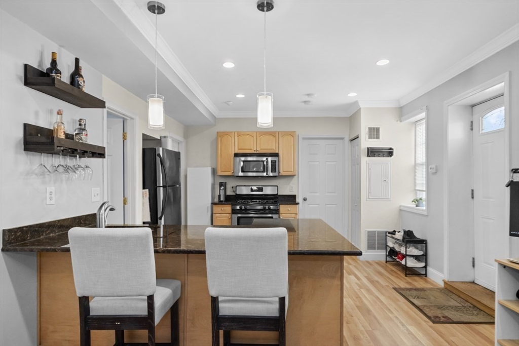 1 bed, 1 bath apartment for rent at 11 Columbia Rd Unit 2, Wakefield — photo 6 of 14