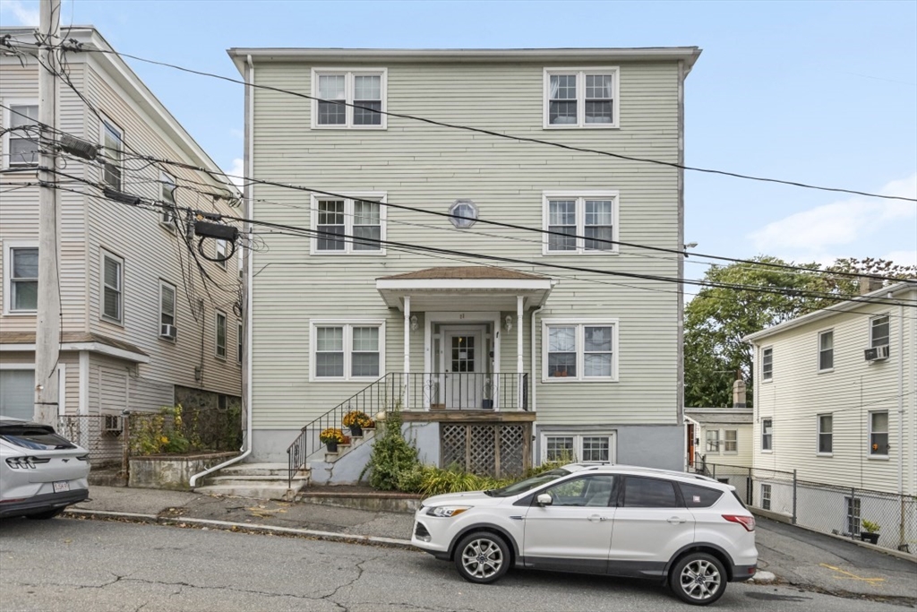 1 bed, 1 bath apartment for rent at 11 Columbia Rd Unit 2, Wakefield — photo 1 of 14