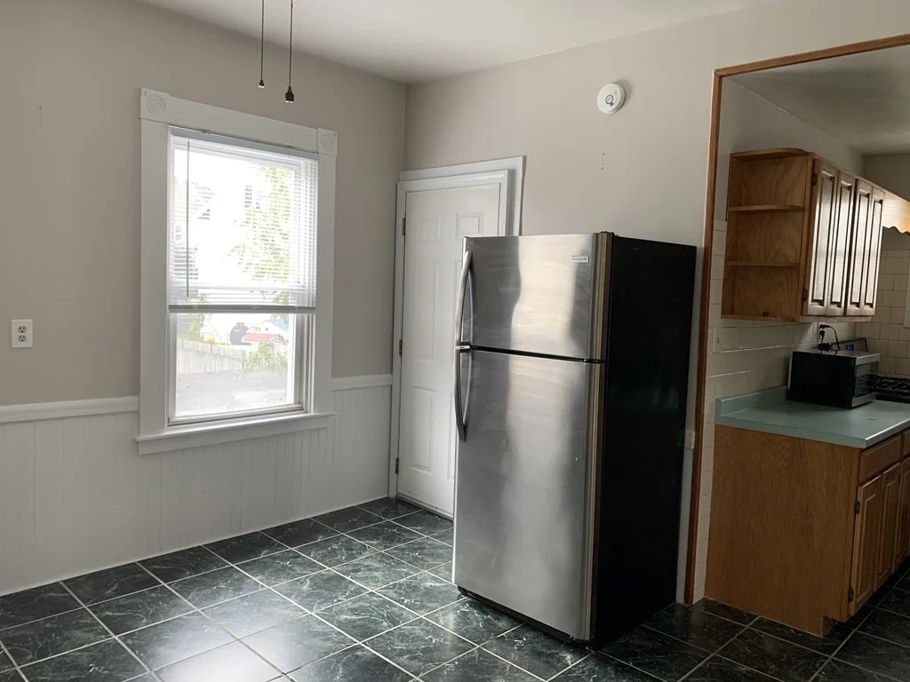 1 bed, 1 bath apartment for rent at 11 Columbia St Unit 2, New Bedford — photo 2 of 11
