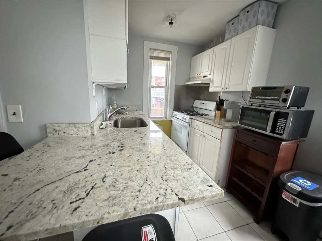 3 bed, 1 bath apartment for rent at 11 Columbus Ave Unit 2, Somerville — photo 3 of 11