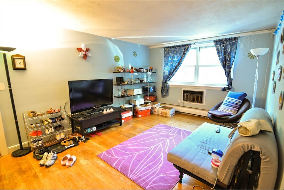 2 bed, 1 bath apartment for rent at 11 Commonwealth Ct Unit 8, Brighton