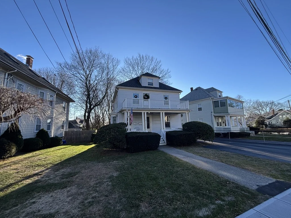 1 bed, 1 bath apartment for rent at 11 Crescent Ave Unit 11, Norwood — photo 1 of 11
