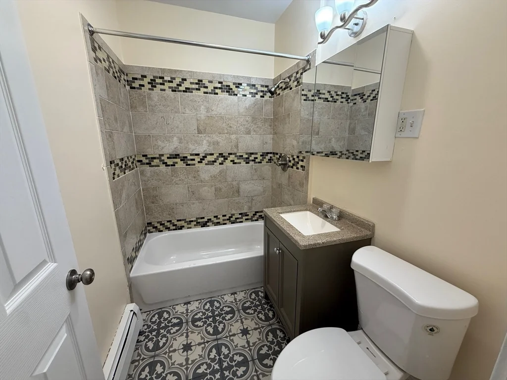 3 bed, 1 bath apartment for rent at 11 Dalrymple St Unit 3, Jamaica Plain — photo 1 of 13