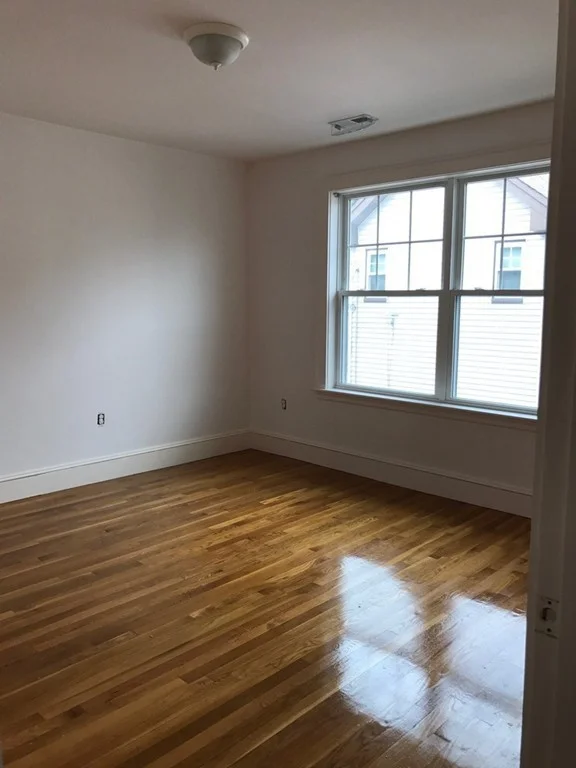 3 bed, 2 bath apartment for rent at 11 Dalton Rd Unit 11, Belmont — photo 6 of 14