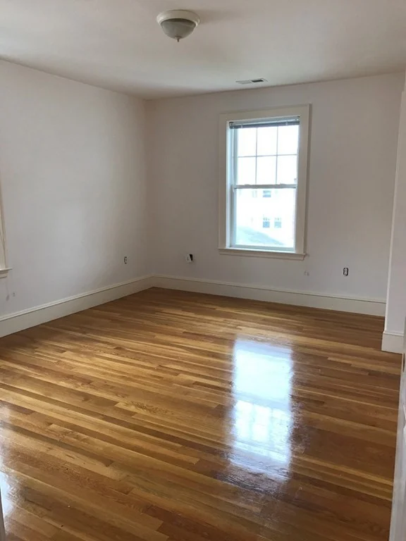 3 bed, 2 bath apartment for rent at 11 Dalton Rd Unit 11, Belmont — photo 5 of 14