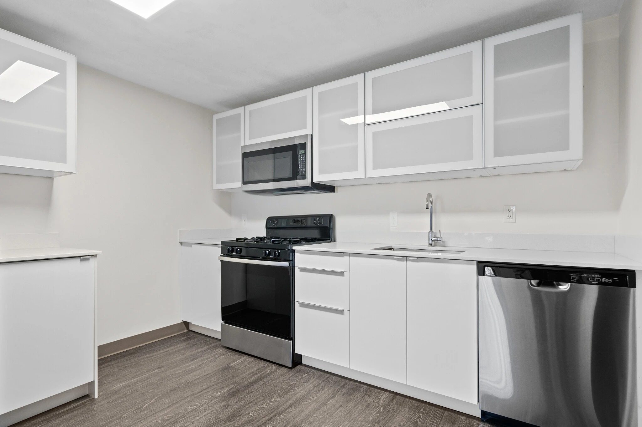 2 bed, 1 bath apartment for rent at 11 Darling St Unit 12, Mission Hill — photo 4 of 11