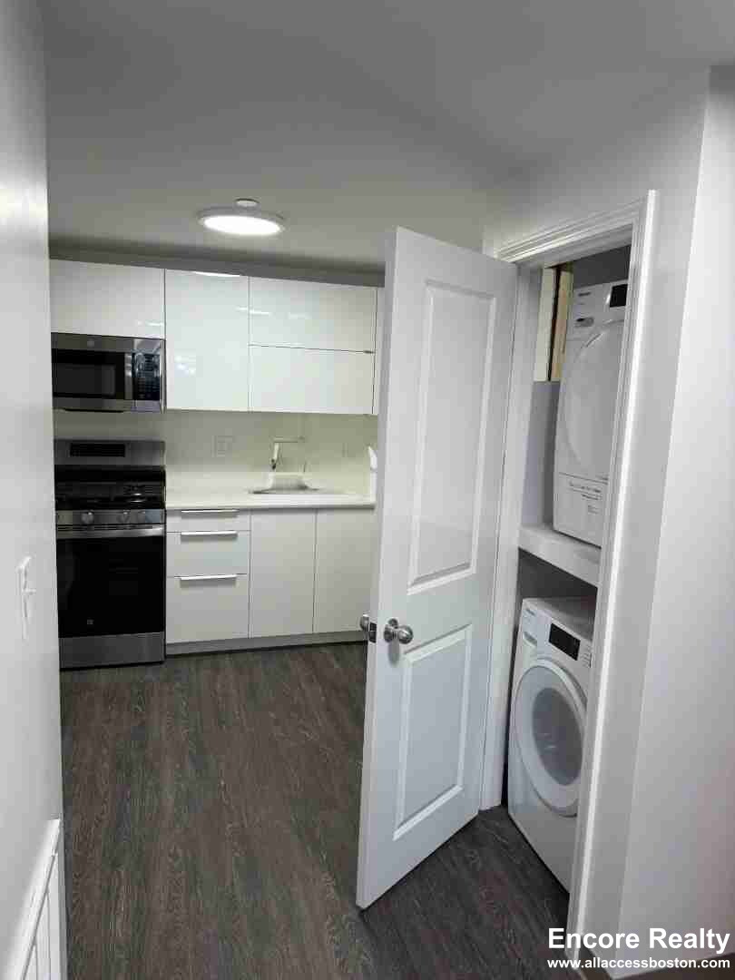 2 bed, 1 bath apartment for rent at 11 Darling St Unit 9, Mission Hill — photo 3 of 15