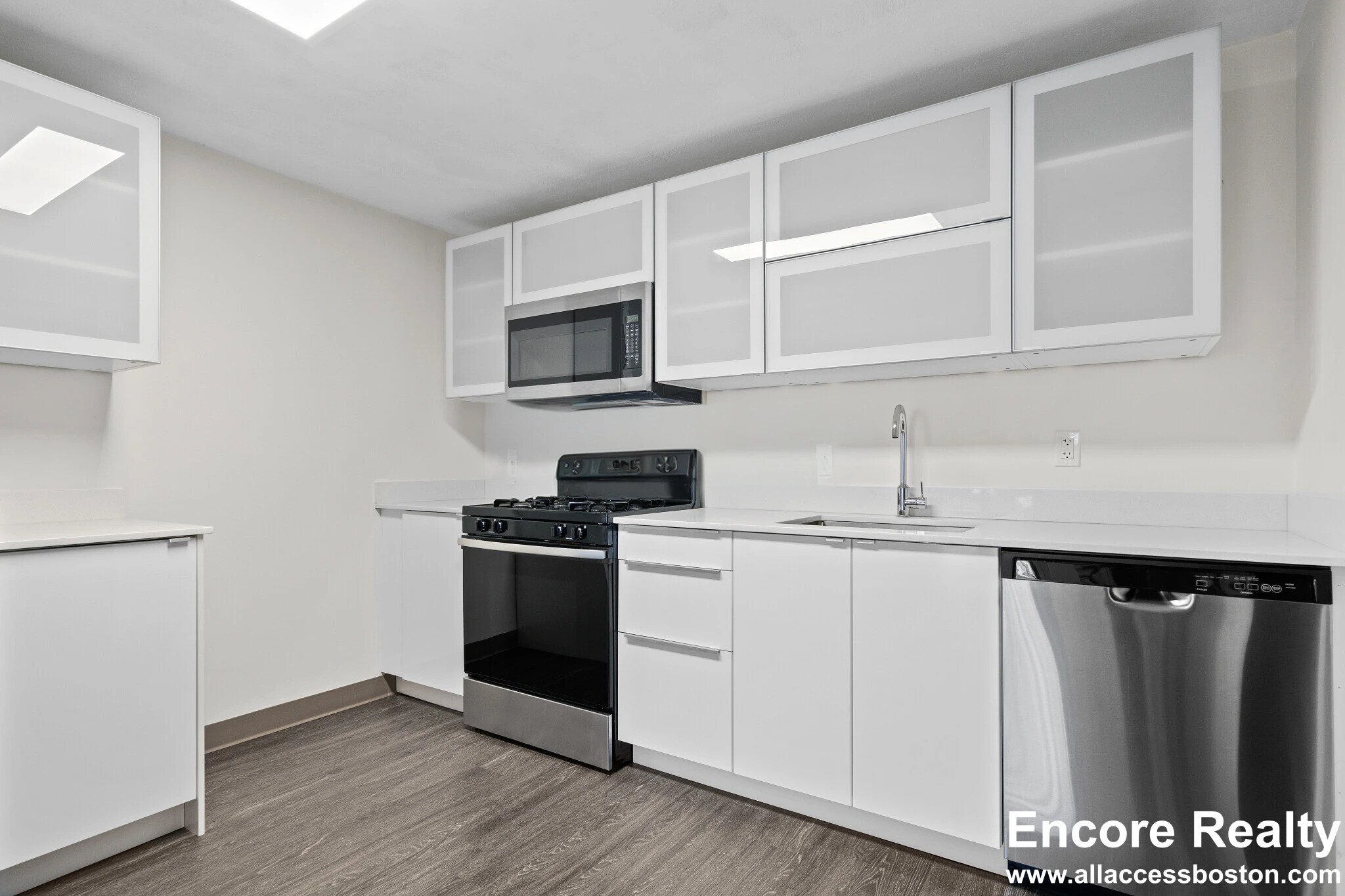 2 bed, 1 bath apartment for rent at 11 Darling St Unit 9, Mission Hill — photo 2 of 15