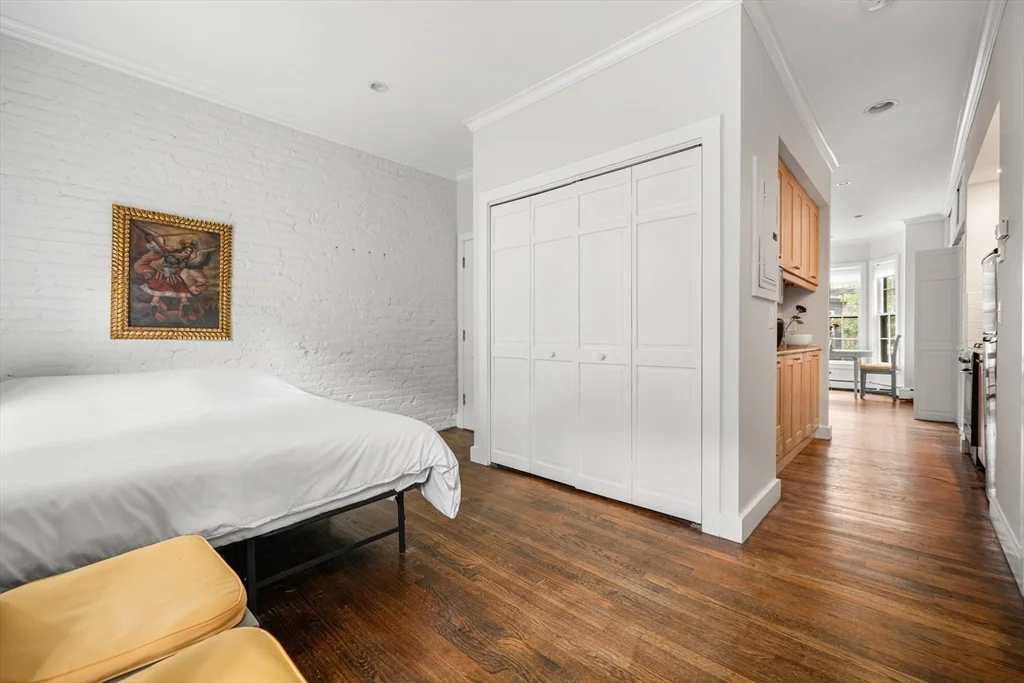 1 bed, 1 bath apartment for rent at 11 Dartmouth Pl Unit 2, South End — photo 8 of 11