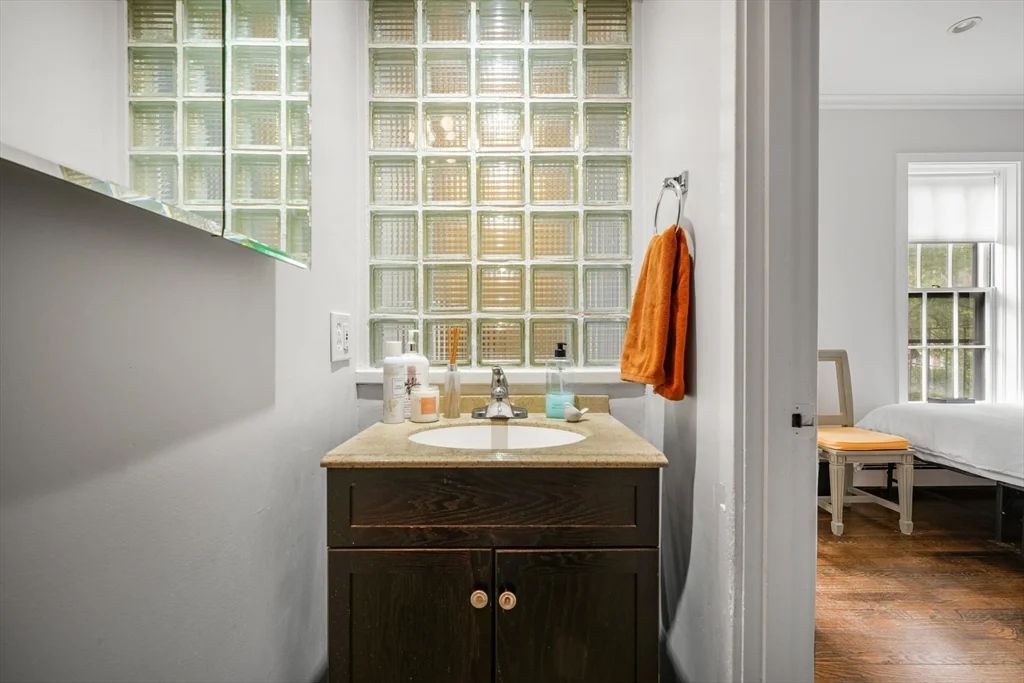1 bed, 1 bath apartment for rent at 11 Dartmouth Pl Unit 2, South End — photo 11 of 11