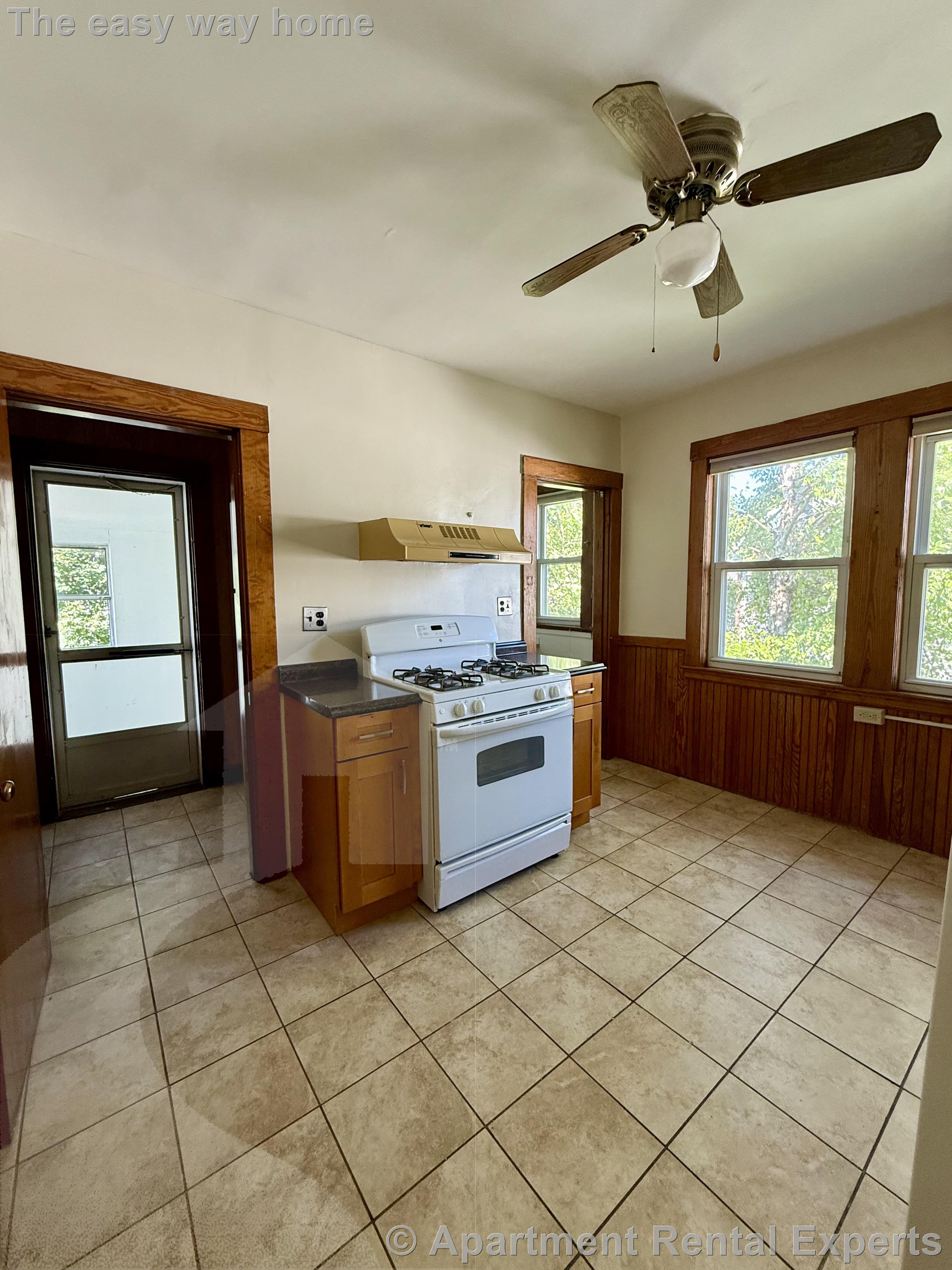 2 bed, 1 bath apartment for rent at 11 Dartmouth St Unit 2, East Arlington — photo 5 of 15