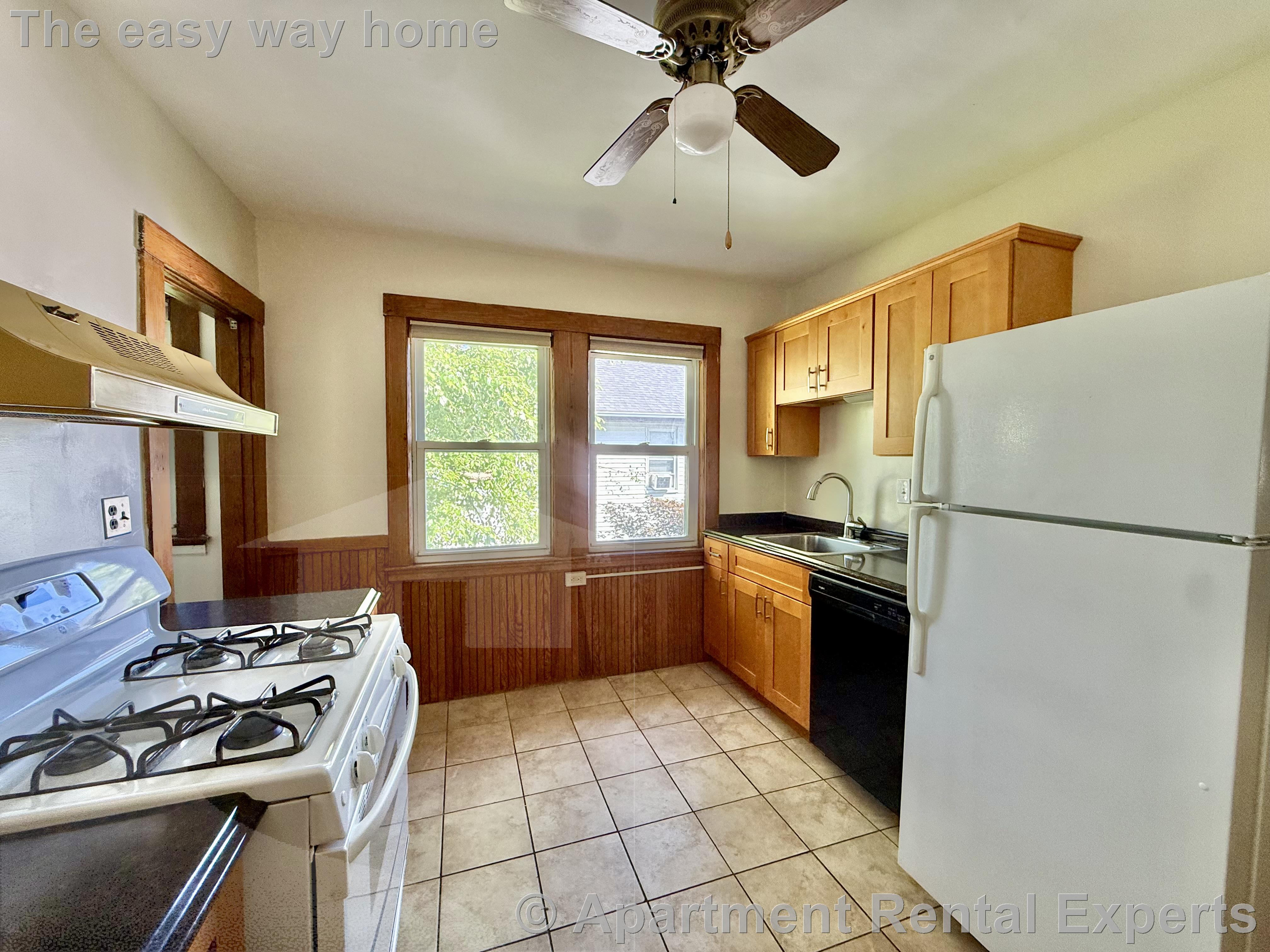 2 bed, 1 bath apartment for rent at 11 Dartmouth St Unit 2, East Arlington — photo 10 of 15