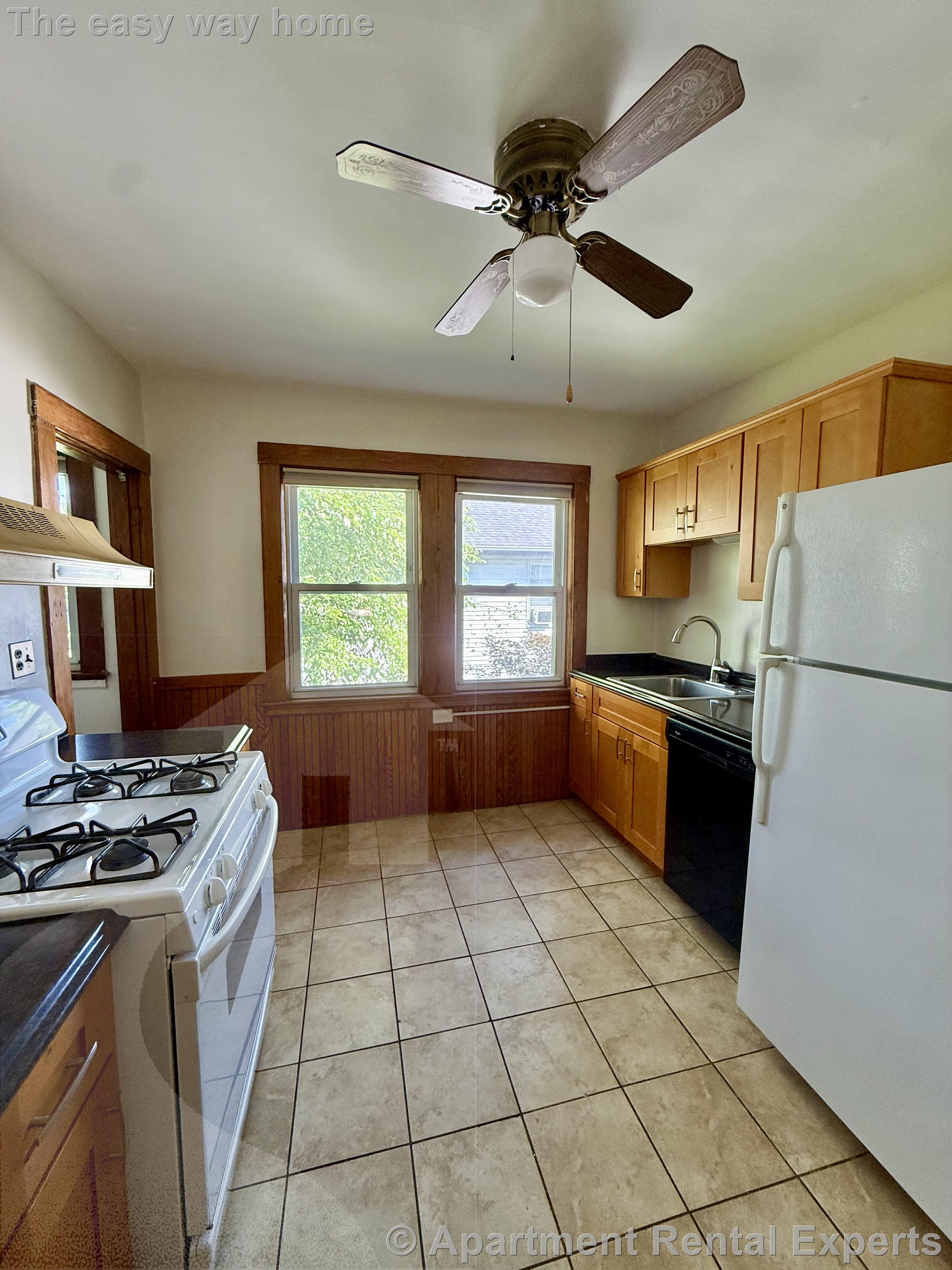 2 bed, 1 bath apartment for rent at 11 Dartmouth St Unit 2, East Arlington