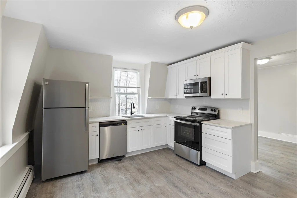 1 bed, 1 bath apartment for rent at 11 Dartmouth St Unit B, Maynard — photo 1 of 9