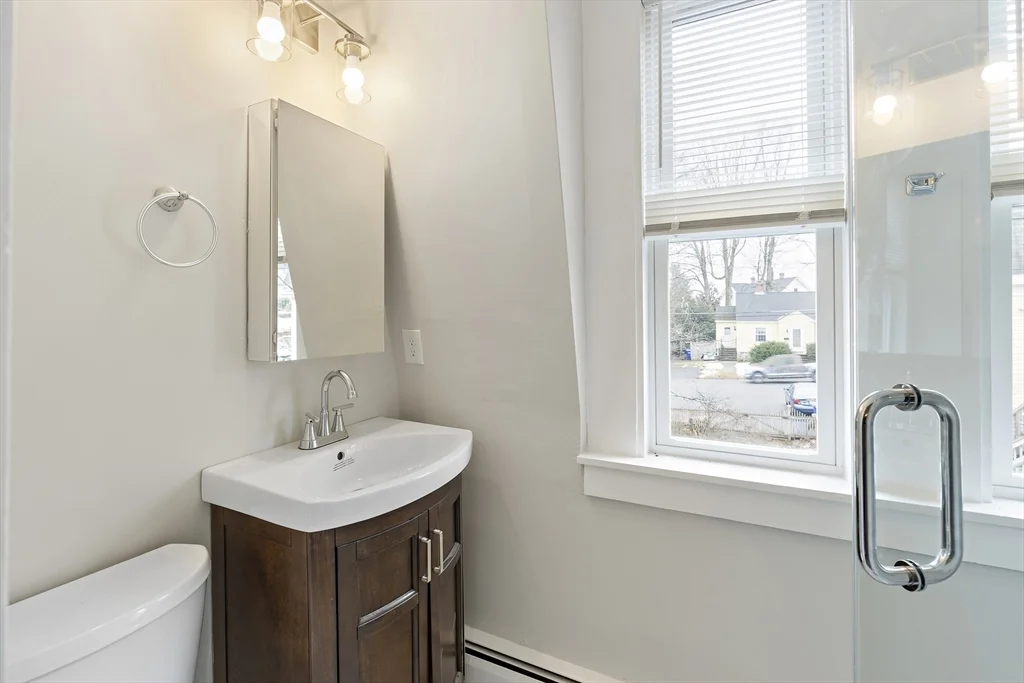 1 bed, 1 bath apartment for rent at 11 Dartmouth St Unit B, Maynard — photo 6 of 9