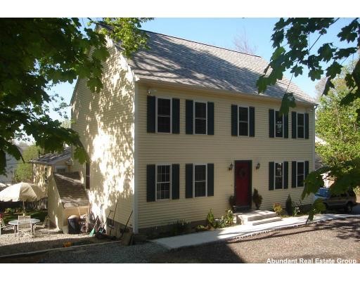4 bed, 3 bath apartment for rent at 11 Dell Ave Unit SF, Medford — photo 4 of 28