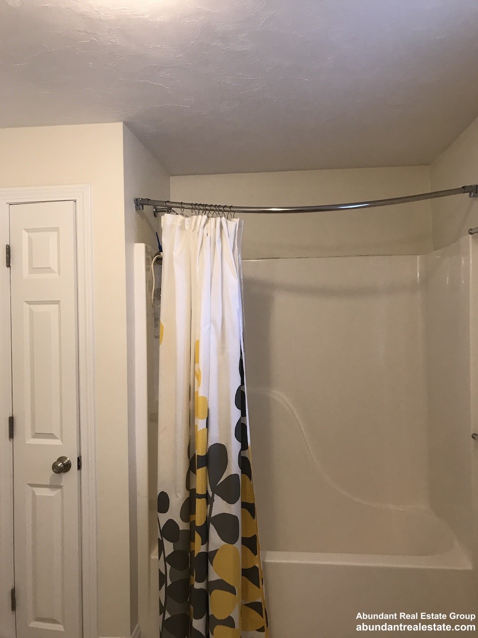 4 bed, 3 bath apartment for rent at 11 Dell Ave Unit SF, Medford — photo 26 of 28