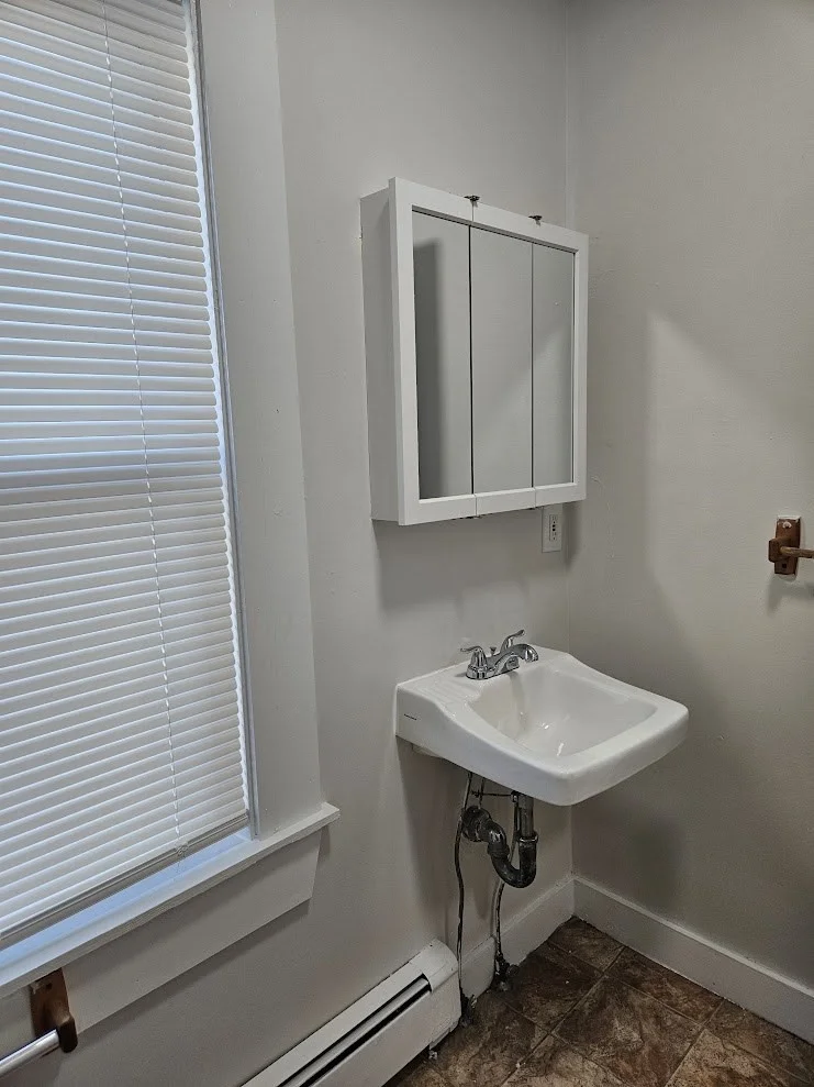 1 bed, 1 bath apartment for rent at 11 Derby St Unit 2, Waltham — photo 13 of 13