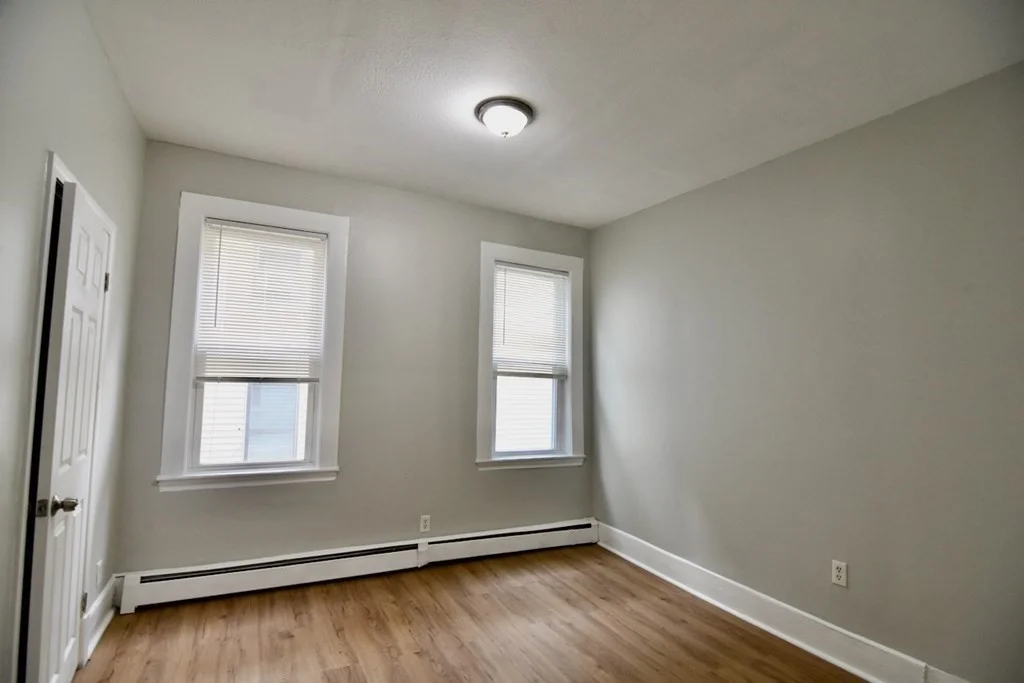 4 bed, 1 bath apartment for rent at 11 Drummond St Unit 1, Dorchester — photo 20 of 27