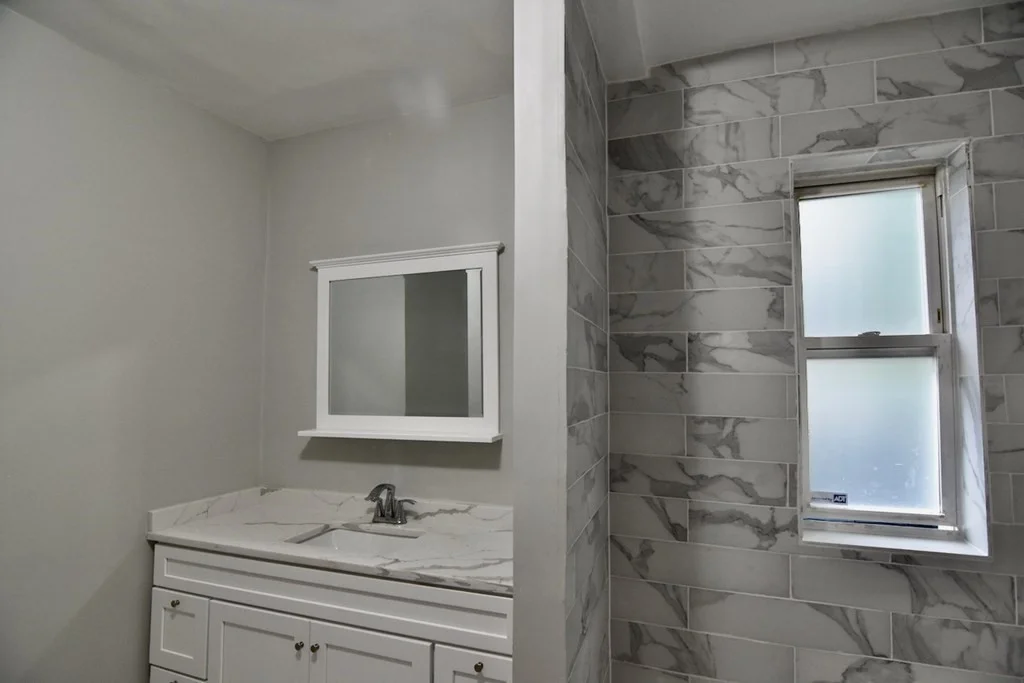 4 bed, 1 bath apartment for rent at 11 Drummond St Unit 1, Dorchester — photo 2 of 27